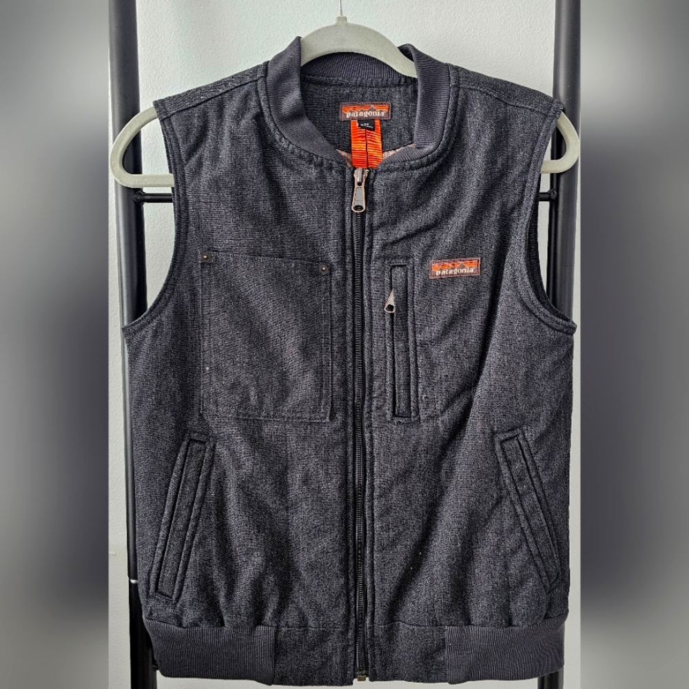 Patagonia All Season Hemp Canvas Charcoal Vest (New Without Tag)
